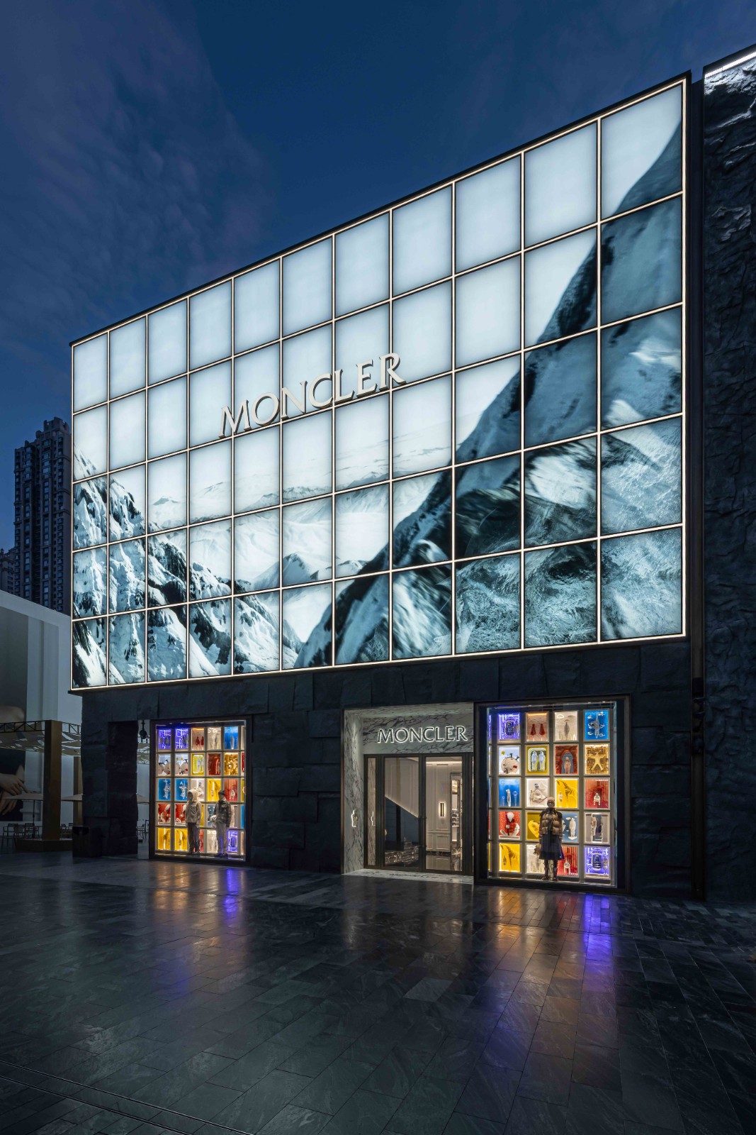 Moncler Special Window Project_Wuhan SKP (6).jpg